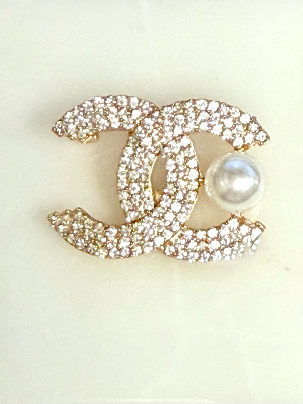 Beautiful inspired fashion brooch